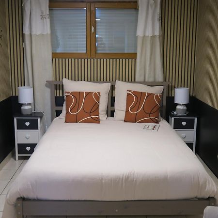 Les Collinades De Chalons Hotel Bagian luar foto