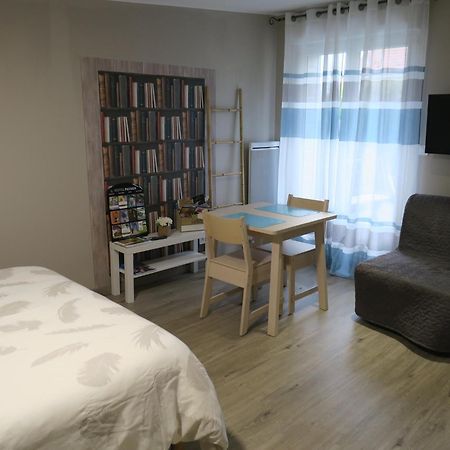 Les Collinades De Chalons Hotel Bagian luar foto