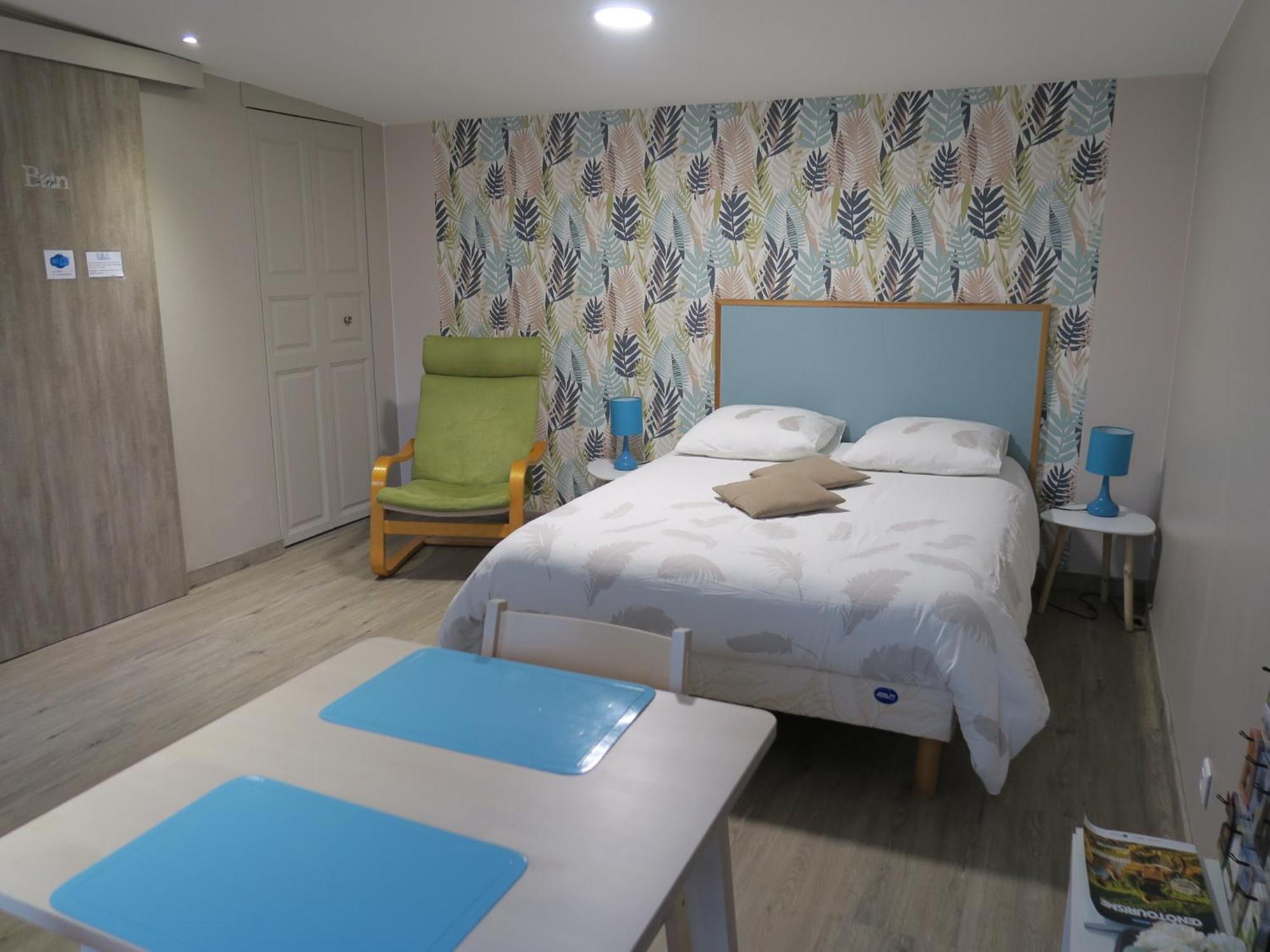 Les Collinades De Chalons Hotel Bagian luar foto